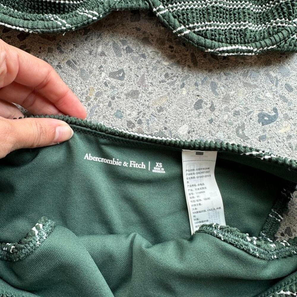 Abercrombie & Fitch XS Bikini Green White Textured Stripe Underwire High Cut - Picture 2 of 3